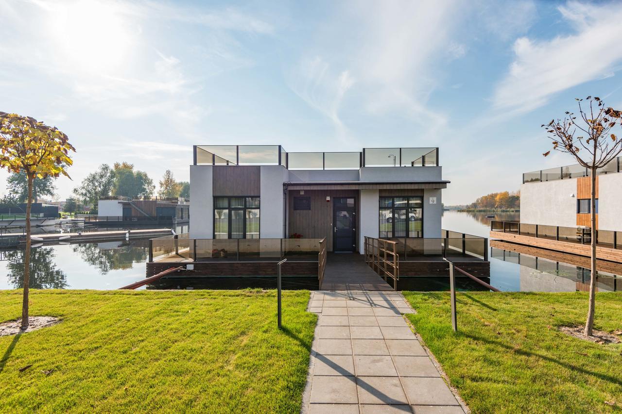 Riviera Zoloche Resort & Spa Vishenki  外观 照片